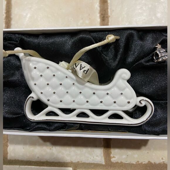 EUC Pandora Unforgettable Moments 2014 Sleigh with Christmas tree charm - Picture 1 of 7